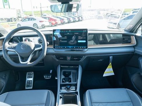 New 2026 Volkswagen Tiguan SEL R-Line image 32