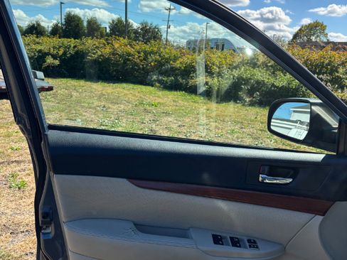 Used 2014 Subaru Outback 2.5i Limited image 19