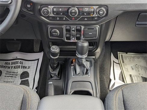 New 2025 Jeep Gladiator Sport image 18