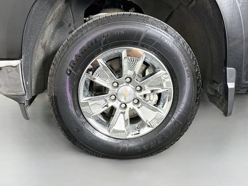 Used 2025 Chevrolet Silverado 1500 LT AWD/4WD image 29