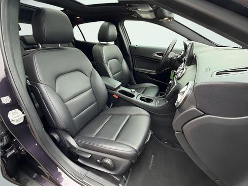 Used 2016 Mercedes-Benz GLA 250 image 35