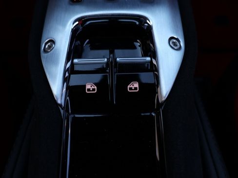 Used 2023 Ferrari SF90 Stradale image 5