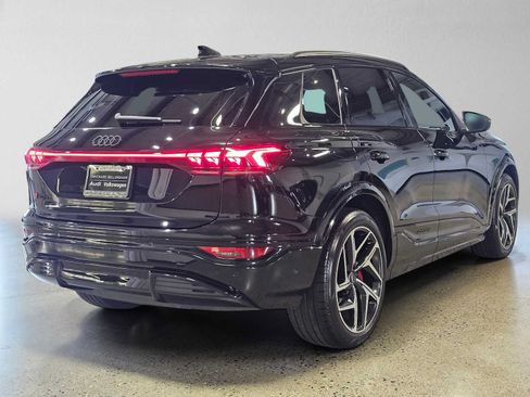 Used 2025 Audi SQ6 e-tron Prestige AWD/4WD image 3