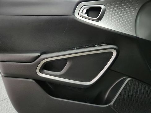 Used 2023 Kia Soul S FWD image 23