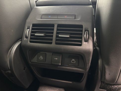 Used 2023 Land Rover Discovery Sport SE AWD/4WD image 37