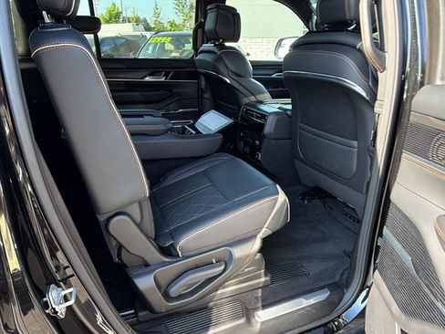 Certified 2025 Jeep Grand Wagoneer Series III w/ Quick Order Packagew 28T AWD/4WD image 21
