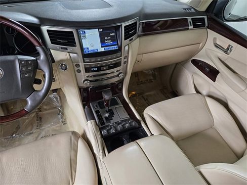 Used 2015 Lexus LX 570 4WD image 18