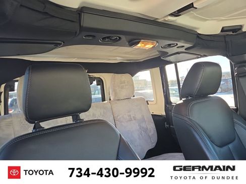 Used 2018 Jeep Wrangler Unlimited Sahara image 20