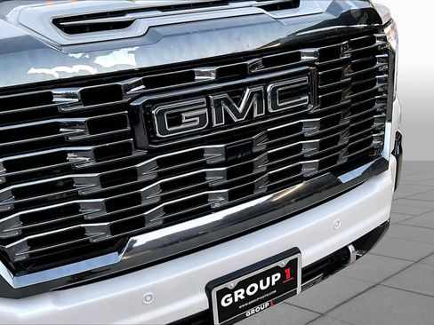 Used 2024 GMC Sierra 2500 Denali Ultimate AWD/4WD image 34