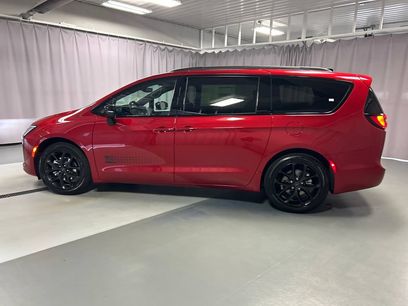 New 2027 Chrysler Pacifica Select