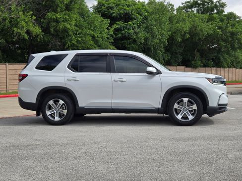 Used 2024 Honda Pilot EX-L image 2