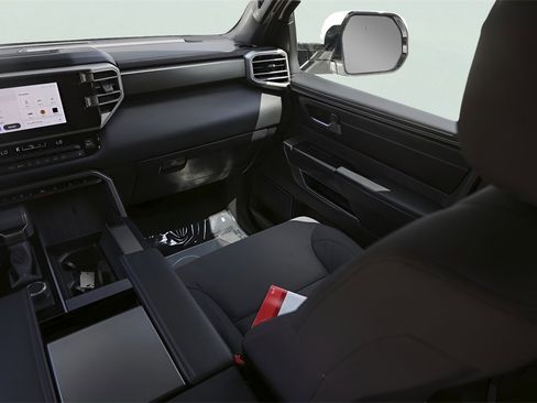 Used 2025 Toyota Sequoia SR5 image 28