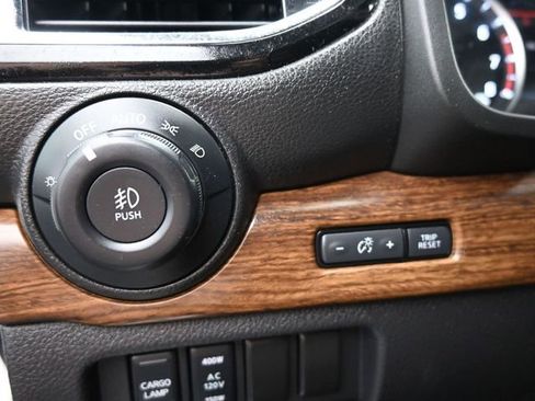 Used 2024 Nissan Titan Platinum Reserve w/ Moonroof Package image 24