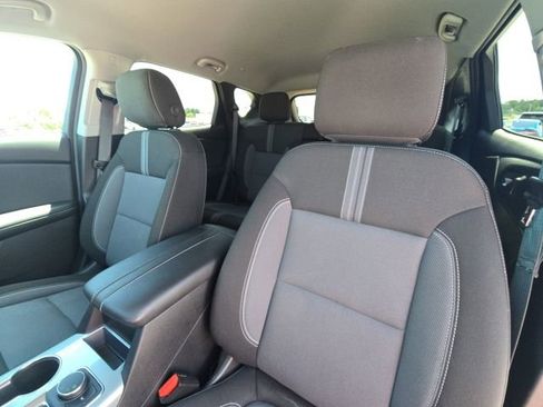 Used 2025 Chevrolet Blazer LT FWD image 20
