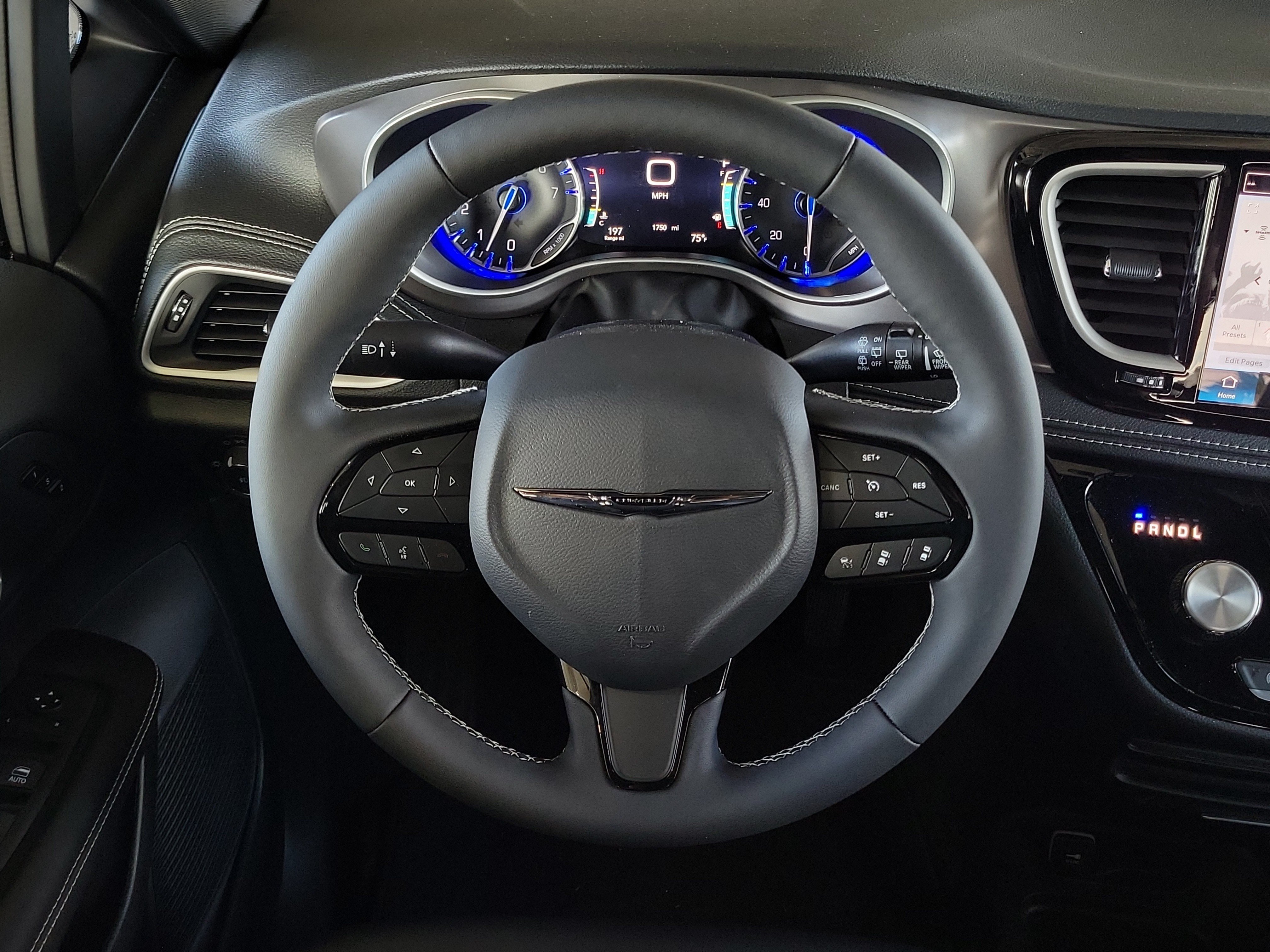 New 2026 Chrysler Pacifica Select FWD image 13