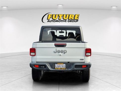 Used 2023 Jeep Gladiator Overland image 6