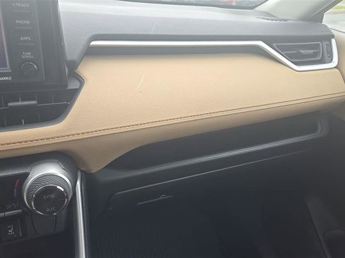 Used 2022 Toyota RAV4 XLE w/ Convenience Package image 27