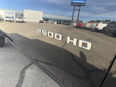 Used 2024 Chevrolet Silverado 2500 LT w/ Z71 Off-Road Package AWD/4WD image 12