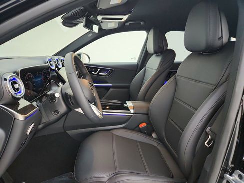 Certified 2025 Mercedes-Benz GLC 300 image 10