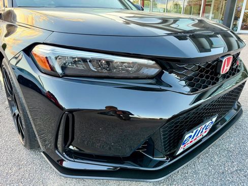 Used 2023 Honda Civic Type R image 13