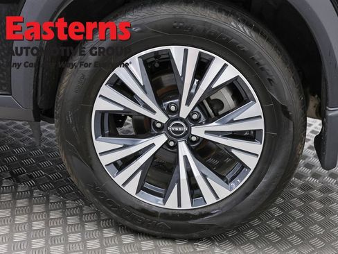 Used 2022 Nissan Rogue SV AWD/4WD image 32