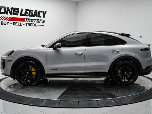 Used 2024 Porsche Cayenne Turbo GT AWD/4WD image 17