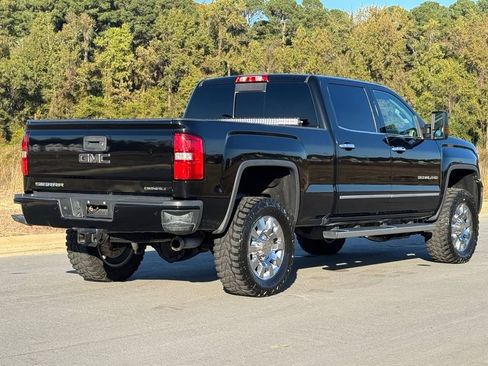 Used 2019 GMC Sierra 2500 Denali w/ Duramax Plus Package image 5