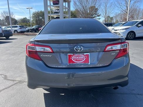 Used 2014 Toyota Camry SE image 7
