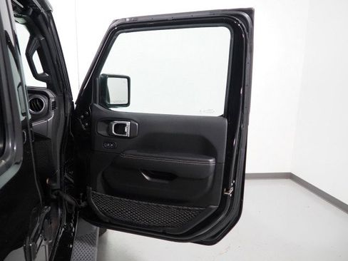 Used 2022 Jeep Wrangler Unlimited Sahara w/ Safety Group image 56