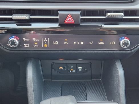 New 2026 Kia Sportage EX w/ EX Panorama Roof Package image 16