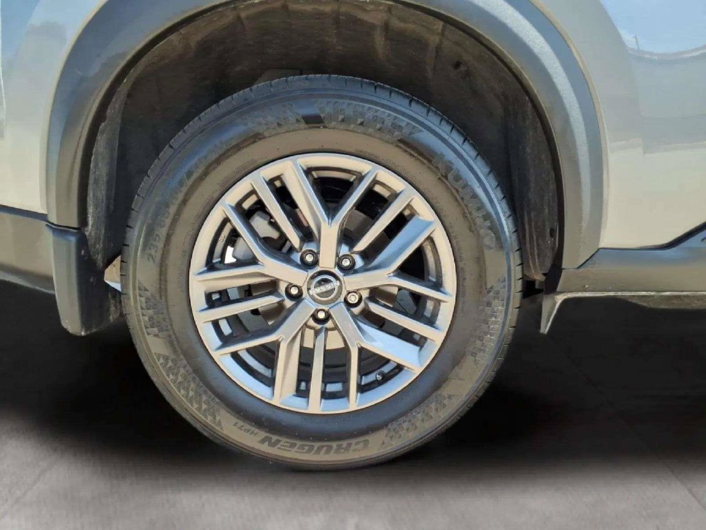 Certified 2025 Nissan Rogue S FWD image 20