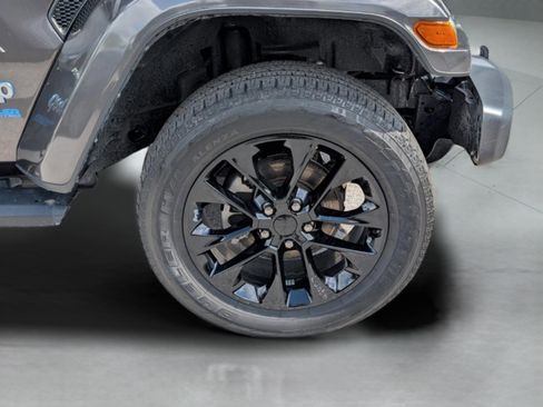 Used 2021 Jeep Wrangler Unlimited Sahara w/ Safety Group AWD/4WD image 9