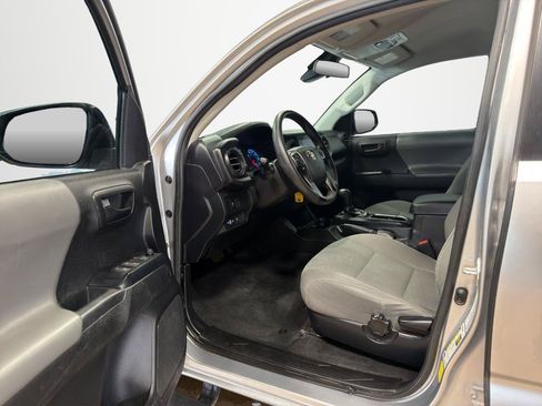 Used 2021 Toyota Tacoma SR w/ SR Convenience Package RWD image 10