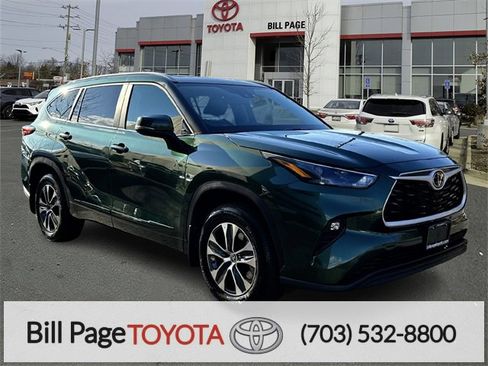 Certified 2025 Toyota Highlander XLE image 1