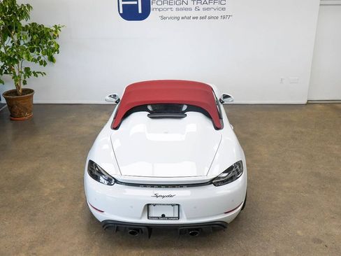 Used 2020 Porsche 718 Boxster Spyder RWD image 41