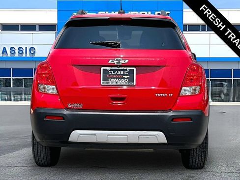 Used 2015 Chevrolet Trax LT w/ LT Sun and Sound Package FWD image 4