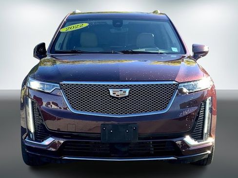 Used 2022 Cadillac XT6 Premium Luxury w/ Platinum Package image 2