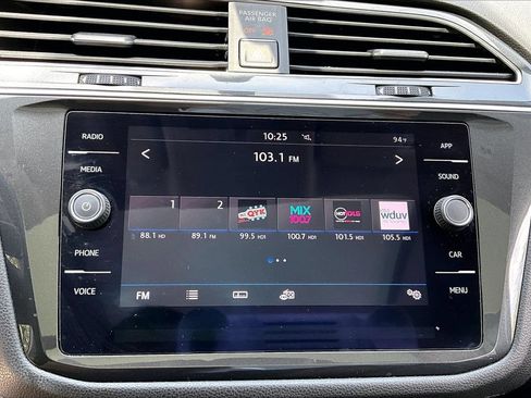 Used 2018 Volkswagen Tiguan SE FWD image 26