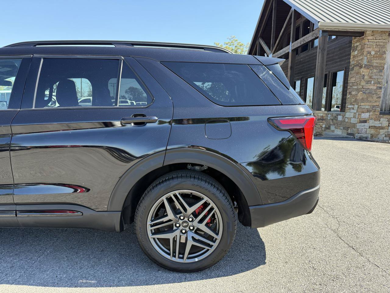 Used 2025 Ford Explorer ST-Line w/ ST-Line Street Pack AWD/4WD image 42