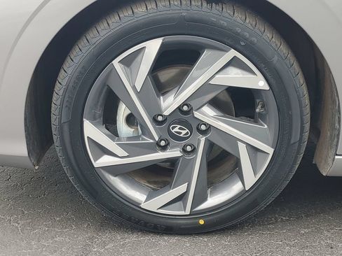 Used 2025 Hyundai Elantra Limited FWD image 29