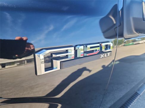 Used 2020 Ford F150 XLT image 10