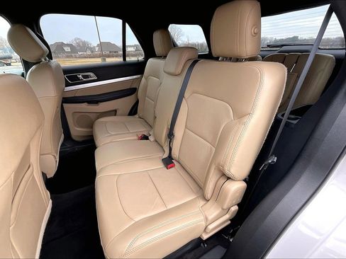 Used 2017 Ford Explorer XLT w/ Equipment Group 202A image 17