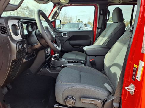 Used 2026 Jeep Wrangler Sport S image 8