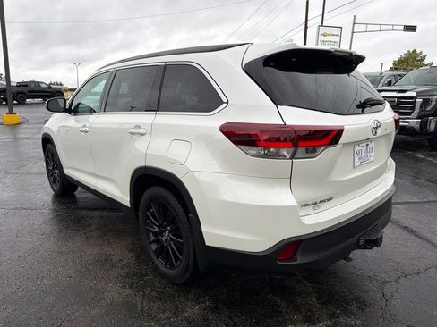 Used 2019 Toyota Highlander SE AWD/4WD image 5