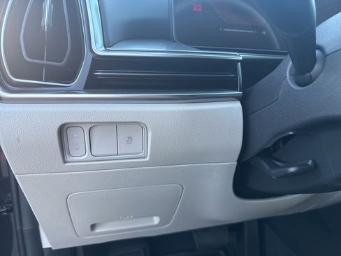 New 2025 Kia Sorento S image 31