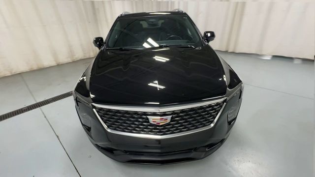 Certified 2024 Cadillac XT4 Premium Luxury w/ Cold Weather Package AWD/4WD image 3