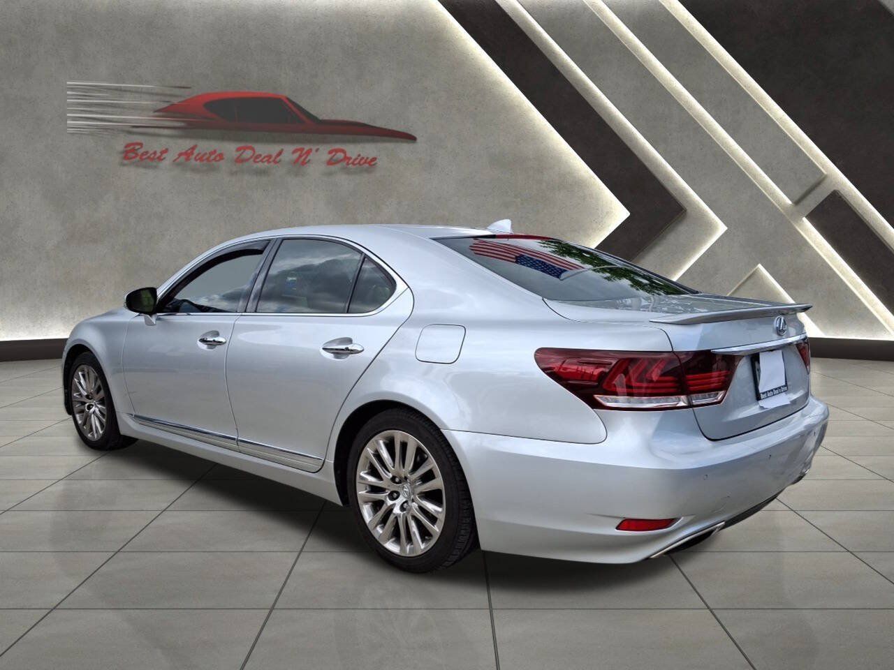 Used 2015 Lexus LS 460 w/ Comfort Package RWD image 5