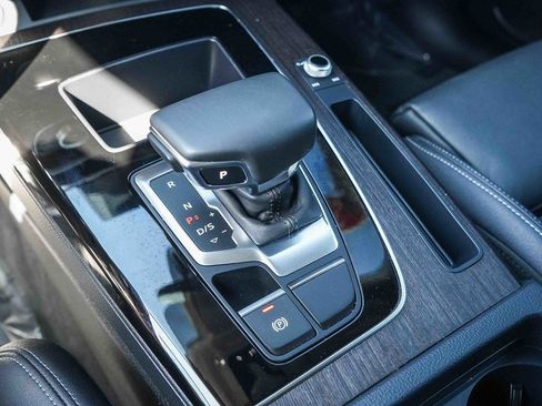 Used 2025 Audi Q5 2.0T Premium image 18