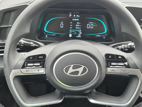 Used 2025 Hyundai Elantra Hybrid FWD image 13