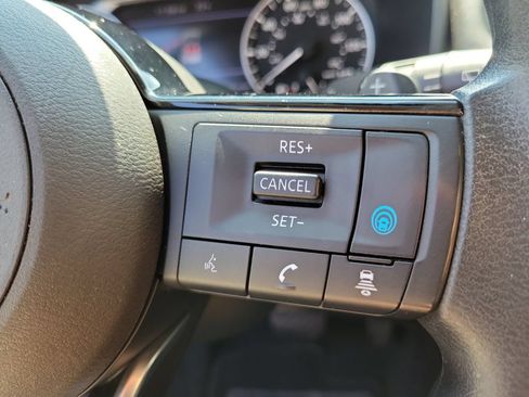 Used 2023 Nissan Rogue SV AWD/4WD image 27